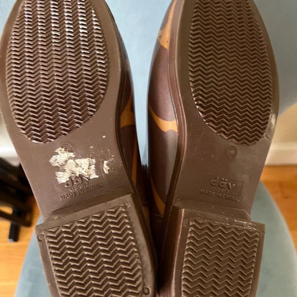 DAV Rain Boots size 6/7